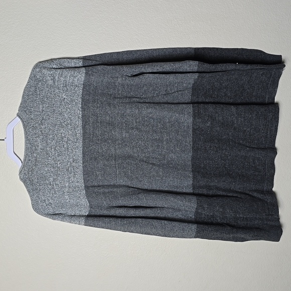Commerce  gradient crewneck sweater size L NWT. - Picture 6 of 8